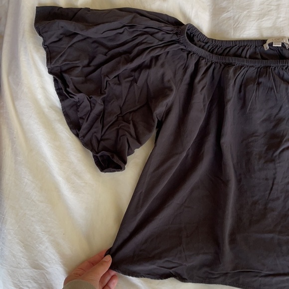 Off The Shoulder Shirt - Picture 3 of 3